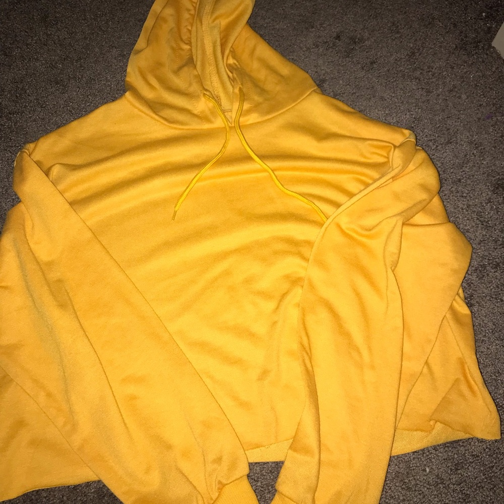 Yellow cropped sweatshirt
